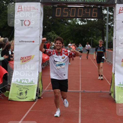 14.06.2026 - 7 Türme Triathlon Andreas Tolksdorf http://msf.ph/oto/9806204 14.06.2026 16:00:45 Ziel 688, 903, 928, 979, 1112, 1657 meine-sportfotos.de