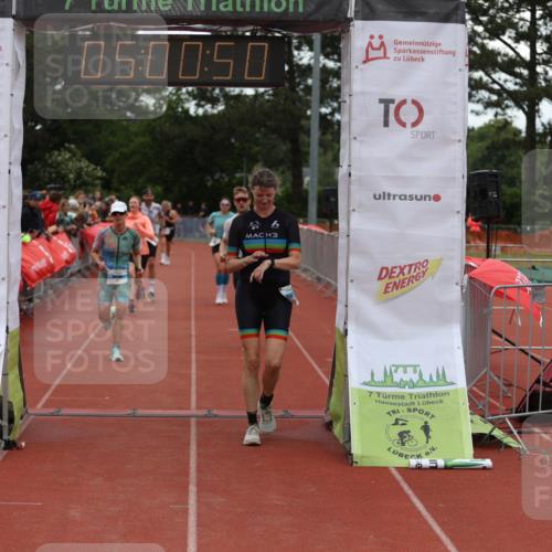 14.06.2026 - 7 Türme Triathlon Andreas Tolksdorf http://msf.ph/oto/9806208 14.06.2026 16:00:49 Ziel 684, 688, 903, 928, 979, 1657, 1736 meine-sportfotos.de