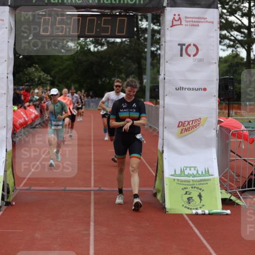14.06.2026 - 7 Türme Triathlon Andreas Tolksdorf http://msf.ph/oto/9806209 14.06.2026 16:00:49 Ziel 684, 688, 903, 928, 979, 1657, 1736 meine-sportfotos.de