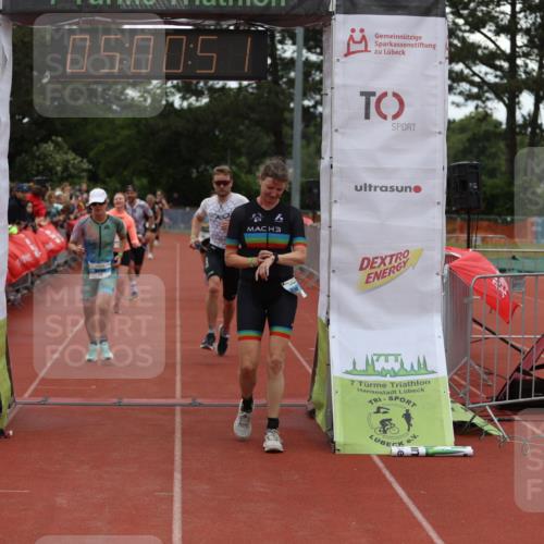 14.06.2026 - 7 Türme Triathlon Andreas Tolksdorf http://msf.ph/oto/9806210 14.06.2026 16:00:49 Ziel 684, 688, 903, 928, 979, 1657, 1736 meine-sportfotos.de