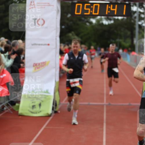14.06.2026 - 7 Türme Triathlon Andreas Tolksdorf http://msf.ph/oto/9806265 14.06.2026 16:01:40 Ziel 806, 962, 1382, 1790, 1794 meine-sportfotos.de