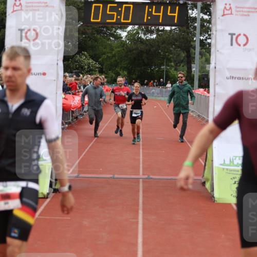 14.06.2026 - 7 Türme Triathlon Andreas Tolksdorf http://msf.ph/oto/9806269 14.06.2026 16:01:42 Ziel 806, 962, 1382, 1790, 1794 meine-sportfotos.de