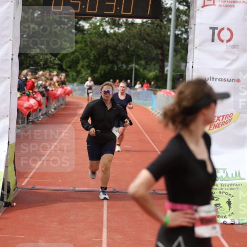 14.06.2026 - 7 Türme Triathlon Andreas Tolksdorf http://msf.ph/oto/9806373 14.06.2026 16:03:06 Ziel 716, 876, 1064, 1375, 1747 meine-sportfotos.de