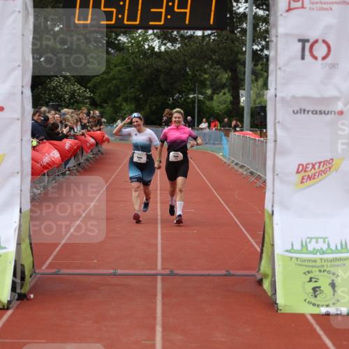 14.06.2026 - 7 Türme Triathlon Andreas Tolksdorf http://msf.ph/oto/9806418 14.06.2026 16:03:40 Ziel 1475, 1723, 1724 meine-sportfotos.de