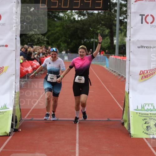 14.06.2026 - 7 Türme Triathlon Andreas Tolksdorf http://msf.ph/oto/9806424 14.06.2026 16:03:42 Ziel 1475, 1723, 1724 meine-sportfotos.de