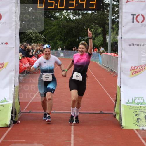 14.06.2026 - 7 Türme Triathlon Andreas Tolksdorf http://msf.ph/oto/9806425 14.06.2026 16:03:42 Ziel 1475, 1723, 1724 meine-sportfotos.de