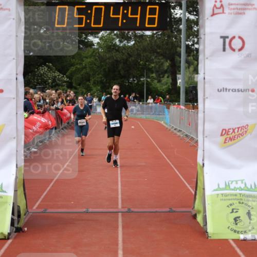 14.06.2026 - 7 Türme Triathlon Andreas Tolksdorf http://msf.ph/oto/9806476 14.06.2026 16:04:47 Ziel 946, 1717 meine-sportfotos.de