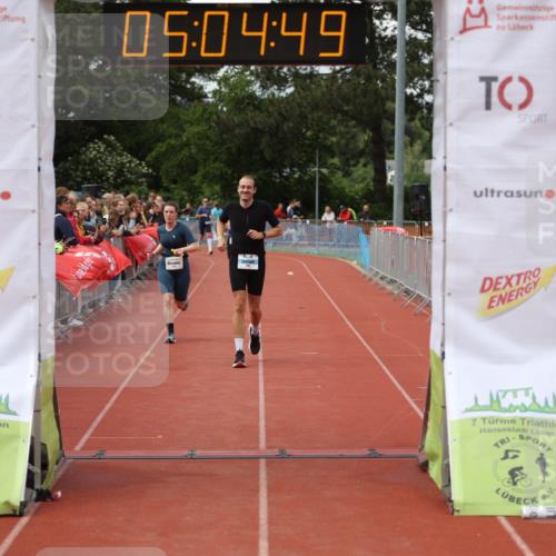 14.06.2026 - 7 Türme Triathlon Andreas Tolksdorf http://msf.ph/oto/9806477 14.06.2026 16:04:47 Ziel 946, 1717 meine-sportfotos.de