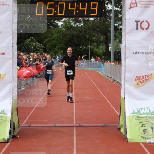 14.06.2026 - 7 Türme Triathlon Andreas Tolksdorf http://msf.ph/oto/9806478 14.06.2026 16:04:48 Ziel 946, 1717 meine-sportfotos.de