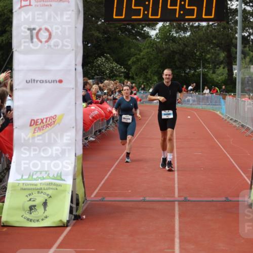 14.06.2026 - 7 Türme Triathlon Andreas Tolksdorf http://msf.ph/oto/9806479 14.06.2026 16:04:48 Ziel 946, 1717 meine-sportfotos.de