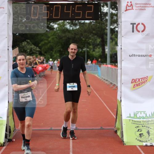 14.06.2026 - 7 Türme Triathlon Andreas Tolksdorf http://msf.ph/oto/9806484 14.06.2026 16:04:51 Ziel 946, 1700, 1717 meine-sportfotos.de