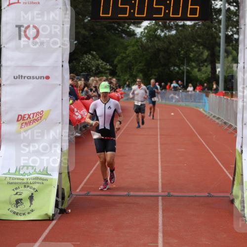 14.06.2026 - 7 Türme Triathlon Andreas Tolksdorf http://msf.ph/oto/9806502 14.06.2026 16:05:04 Ziel 811, 892, 1367, 1459, 1663, 1689, 1700, 1778 meine-sportfotos.de