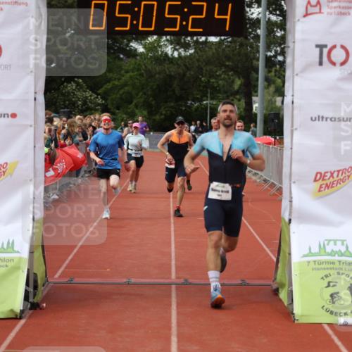 14.06.2026 - 7 Türme Triathlon Andreas Tolksdorf http://msf.ph/oto/9806516 14.06.2026 16:05:23 Ziel 852, 934, 1334, 1335, 1362, 1686, 1782 meine-sportfotos.de