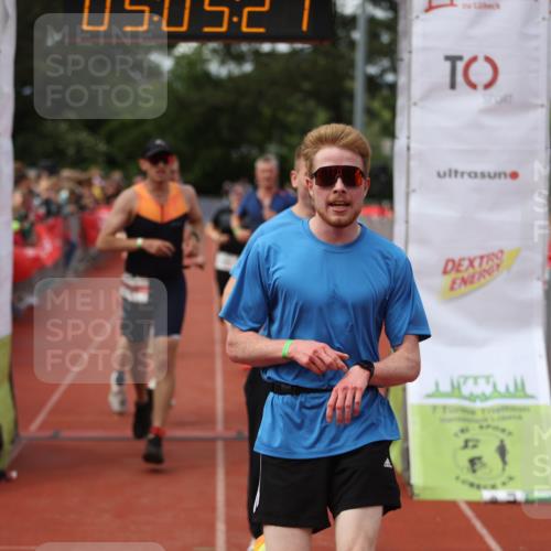 14.06.2026 - 7 Türme Triathlon Andreas Tolksdorf http://msf.ph/oto/9806523 14.06.2026 16:05:26 Ziel 852, 934, 1334, 1335, 1362, 1395, 1686, 1782 meine-sportfotos.de