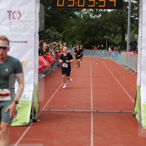 14.06.2026 - 7 Türme Triathlon Andreas Tolksdorf http://msf.ph/oto/9806557 14.06.2026 16:05:53 Ziel 842, 1212, 1538 meine-sportfotos.de