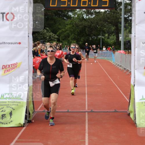 14.06.2026 - 7 Türme Triathlon Andreas Tolksdorf http://msf.ph/oto/9806567 14.06.2026 16:06:04 Ziel 1082, 1538, 1585, 1669, 1771 meine-sportfotos.de