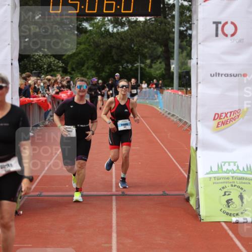 14.06.2026 - 7 Türme Triathlon Andreas Tolksdorf http://msf.ph/oto/9806570 14.06.2026 16:06:06 Ziel 1082, 1585, 1669, 1771 meine-sportfotos.de