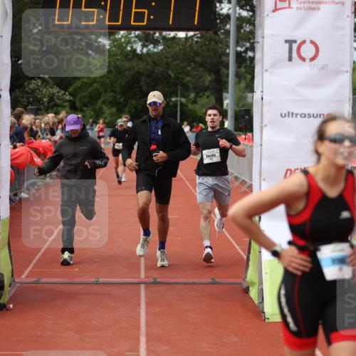 14.06.2026 - 7 Türme Triathlon Andreas Tolksdorf http://msf.ph/oto/9806577 14.06.2026 16:06:10 Ziel 1082, 1203, 1255, 1585, 1610, 1669, 1771 meine-sportfotos.de