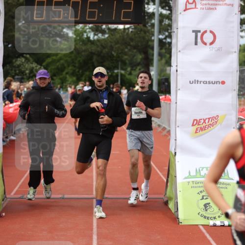 14.06.2026 - 7 Türme Triathlon Andreas Tolksdorf http://msf.ph/oto/9806578 14.06.2026 16:06:11 Ziel 1082, 1203, 1255, 1585, 1610, 1669, 1771 meine-sportfotos.de