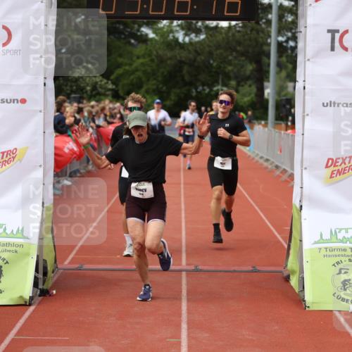 14.06.2026 - 7 Türme Triathlon Andreas Tolksdorf http://msf.ph/oto/9806581 14.06.2026 16:06:15 Ziel 1049, 1082, 1203, 1255, 1610, 1771 meine-sportfotos.de