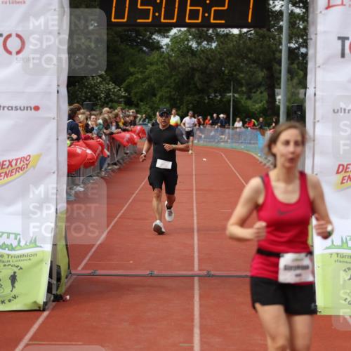 14.06.2026 - 7 Türme Triathlon Andreas Tolksdorf http://msf.ph/oto/9806594 14.06.2026 16:06:26 Ziel 773, 1049, 1050, 1649 meine-sportfotos.de