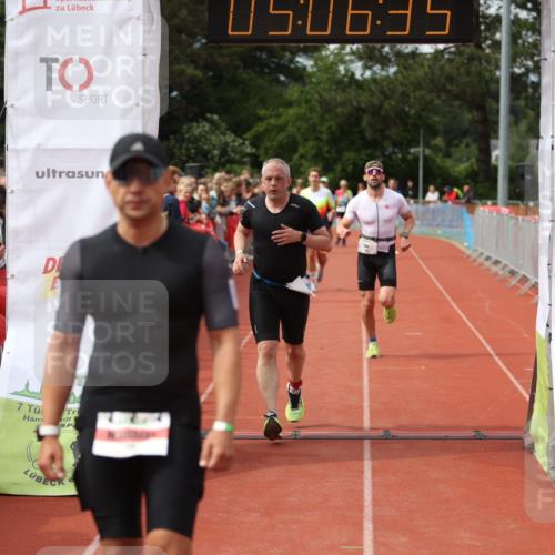 14.06.2026 - 7 Türme Triathlon Andreas Tolksdorf http://msf.ph/oto/9806600 14.06.2026 16:06:33 Ziel 736, 773, 1050, 1442, 1785 meine-sportfotos.de