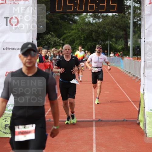 14.06.2026 - 7 Türme Triathlon Andreas Tolksdorf http://msf.ph/oto/9806601 14.06.2026 16:06:34 Ziel 736, 773, 1050, 1442, 1785 meine-sportfotos.de