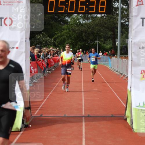 14.06.2026 - 7 Türme Triathlon Andreas Tolksdorf http://msf.ph/oto/9806608 14.06.2026 16:06:37 Ziel 736, 773, 1050, 1442, 1785 meine-sportfotos.de