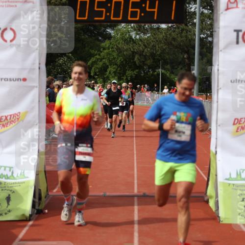 14.06.2026 - 7 Türme Triathlon Andreas Tolksdorf http://msf.ph/oto/9806617 14.06.2026 16:06:40 Ziel 736, 1050, 1066, 1274, 1442, 1521, 1551, 1785 meine-sportfotos.de