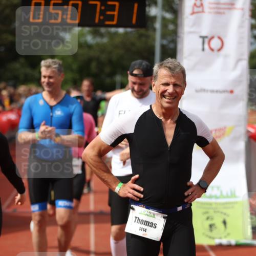 14.06.2026 - 7 Türme Triathlon Andreas Tolksdorf http://msf.ph/oto/9806683 14.06.2026 16:07:30 Ziel 771, 815, 885, 1044, 1265, 1300, 1414, 1444, 1547, 1600, 1624, 1798 meine-sportfotos.de