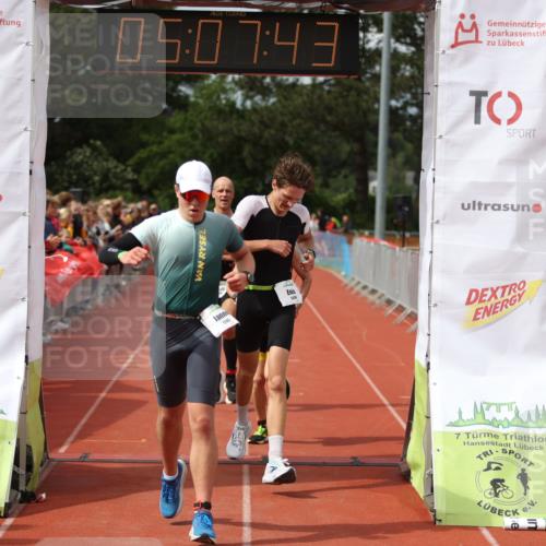 14.06.2026 - 7 Türme Triathlon Andreas Tolksdorf http://msf.ph/oto/9806699 14.06.2026 16:07:42 Ziel 1245, 1265, 1298, 1309, 1314, 1398, 1444, 1798 meine-sportfotos.de