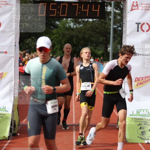 14.06.2026 - 7 Türme Triathlon Andreas Tolksdorf http://msf.ph/oto/9806702 14.06.2026 16:07:43 Ziel 1245, 1265, 1298, 1309, 1314, 1398, 1798 meine-sportfotos.de