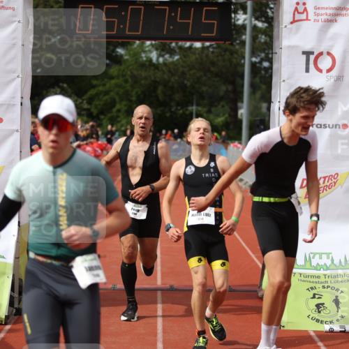 14.06.2026 - 7 Türme Triathlon Andreas Tolksdorf http://msf.ph/oto/9806703 14.06.2026 16:07:43 Ziel 1245, 1265, 1298, 1309, 1314, 1398, 1798 meine-sportfotos.de