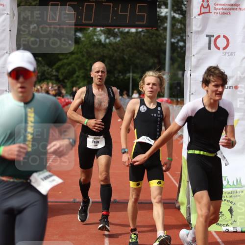14.06.2026 - 7 Türme Triathlon Andreas Tolksdorf http://msf.ph/oto/9806704 14.06.2026 16:07:44 Ziel 1245, 1265, 1298, 1309, 1314, 1398 meine-sportfotos.de