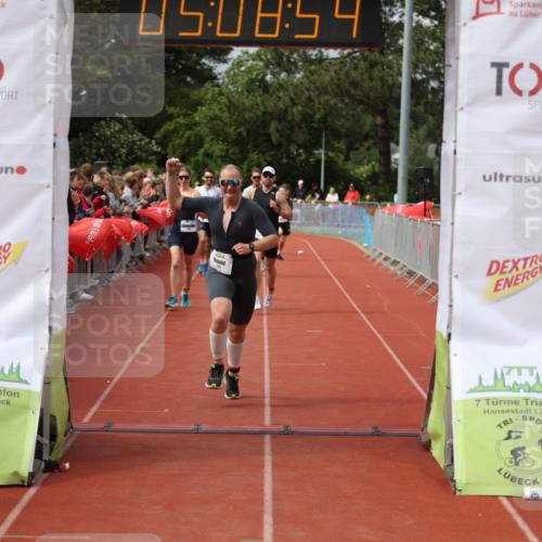 14.06.2026 - 7 Türme Triathlon Andreas Tolksdorf http://msf.ph/oto/9806758 14.06.2026 16:08:53 Ziel 809, 889, 1000, 1169, 1239, 1273, 1344, 1543 meine-sportfotos.de