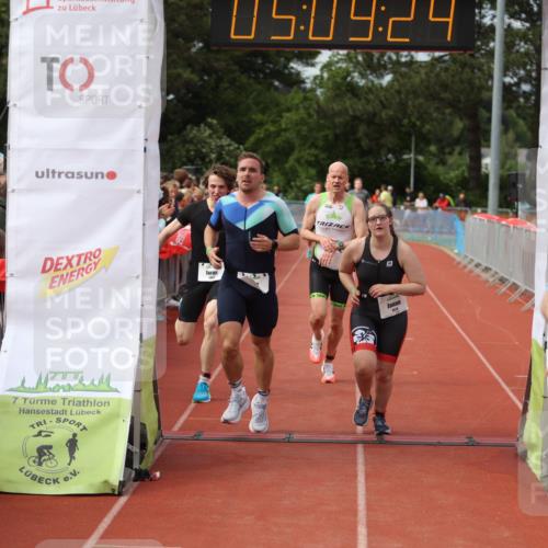 14.06.2026 - 7 Türme Triathlon Andreas Tolksdorf http://msf.ph/oto/9806788 14.06.2026 16:09:23 Ziel 1215, 1295, 1371, 1409, 1432, 1467, 1474, 1574 meine-sportfotos.de
