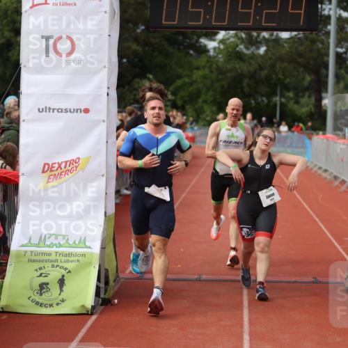 14.06.2026 - 7 Türme Triathlon Andreas Tolksdorf http://msf.ph/oto/9806790 14.06.2026 16:09:23 Ziel 1215, 1295, 1371, 1409, 1432, 1467, 1474, 1574 meine-sportfotos.de