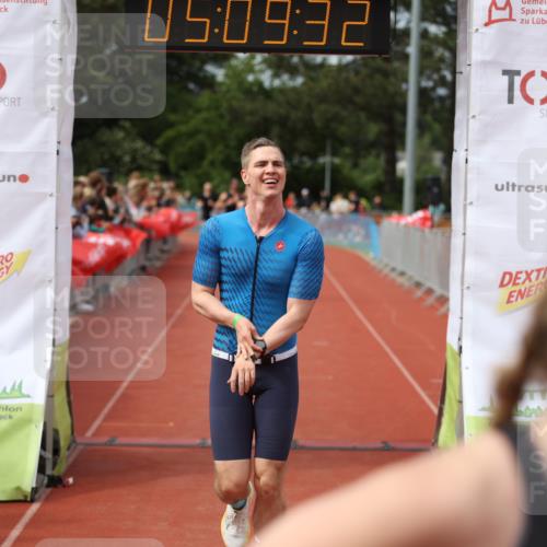 14.06.2026 - 7 Türme Triathlon Andreas Tolksdorf http://msf.ph/oto/9806802 14.06.2026 16:09:31 Ziel 804, 1215, 1295, 1371, 1373, 1409, 1432, 1467, 1574 meine-sportfotos.de