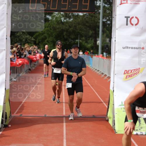 14.06.2026 - 7 Türme Triathlon Andreas Tolksdorf http://msf.ph/oto/9806809 14.06.2026 16:09:38 Ziel 804, 1209, 1241, 1373, 1412, 1467 meine-sportfotos.de