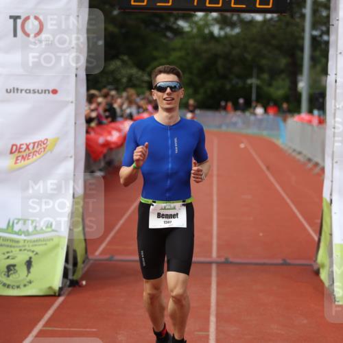 14.06.2026 - 7 Türme Triathlon Andreas Tolksdorf http://msf.ph/oto/9806864 14.06.2026 16:10:24 Ziel 1307 meine-sportfotos.de