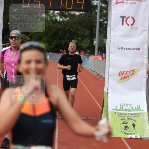 14.06.2026 - 7 Türme Triathlon Andreas Tolksdorf http://msf.ph/oto/9806888 14.06.2026 16:11:02 Ziel 615, 754, 1083, 1227, 1431, 1654 meine-sportfotos.de