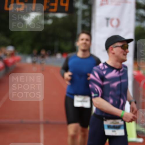 14.06.2026 - 7 Türme Triathlon Andreas Tolksdorf http://msf.ph/oto/9806913 14.06.2026 16:11:32 Ziel 1015, 1223, 1473, 1696 meine-sportfotos.de