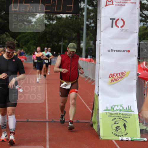 14.06.2026 - 7 Türme Triathlon Andreas Tolksdorf http://msf.ph/oto/9806945 14.06.2026 16:12:01 Ziel 636, 734, 1218, 1232, 1247, 1311, 1384 meine-sportfotos.de