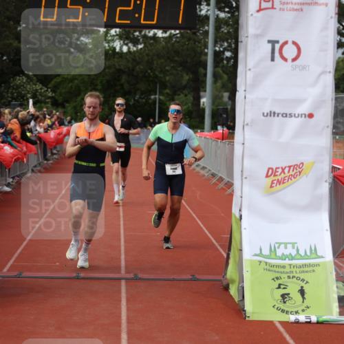 14.06.2026 - 7 Türme Triathlon Andreas Tolksdorf http://msf.ph/oto/9806952 14.06.2026 16:12:05 Ziel 636, 734, 1218, 1232, 1247, 1384 meine-sportfotos.de