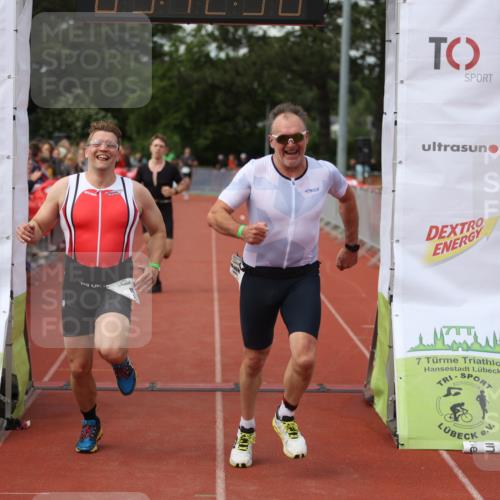 14.06.2026 - 7 Türme Triathlon Andreas Tolksdorf http://msf.ph/oto/9806987 14.06.2026 16:12:34 Ziel 1399, 1403, 1427, 1502 meine-sportfotos.de