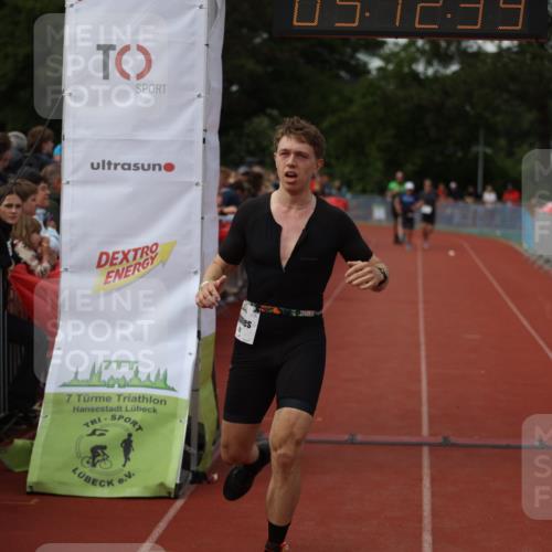 14.06.2026 - 7 Türme Triathlon Andreas Tolksdorf http://msf.ph/oto/9806993 14.06.2026 16:12:38 Ziel 1399, 1403, 1427 meine-sportfotos.de