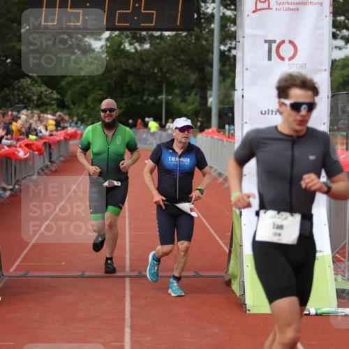 14.06.2026 - 7 Türme Triathlon Andreas Tolksdorf http://msf.ph/oto/9807001 14.06.2026 16:12:49 Ziel 660, 1201, 1318 meine-sportfotos.de