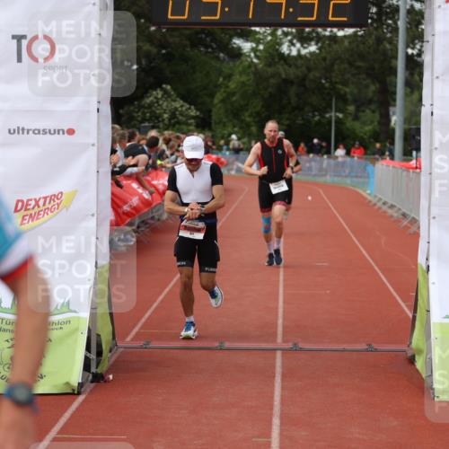 14.06.2026 - 7 Türme Triathlon Andreas Tolksdorf http://msf.ph/oto/9807101 14.06.2026 16:14:31 Ziel 621, 1202, 1270, 1411 meine-sportfotos.de