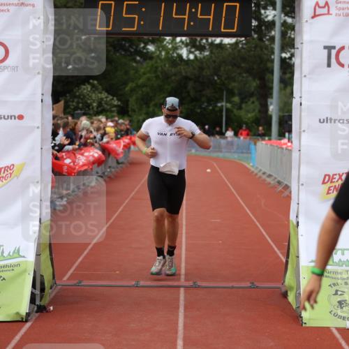 14.06.2026 - 7 Türme Triathlon Andreas Tolksdorf http://msf.ph/oto/9807116 14.06.2026 16:14:38 Ziel 621, 712, 1202, 1252, 1411 meine-sportfotos.de