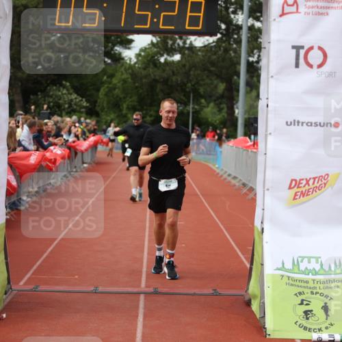 14.06.2026 - 7 Türme Triathlon Andreas Tolksdorf http://msf.ph/oto/9807158 14.06.2026 16:15:27 Ziel 1002, 1187, 1259, 1299, 1451 meine-sportfotos.de